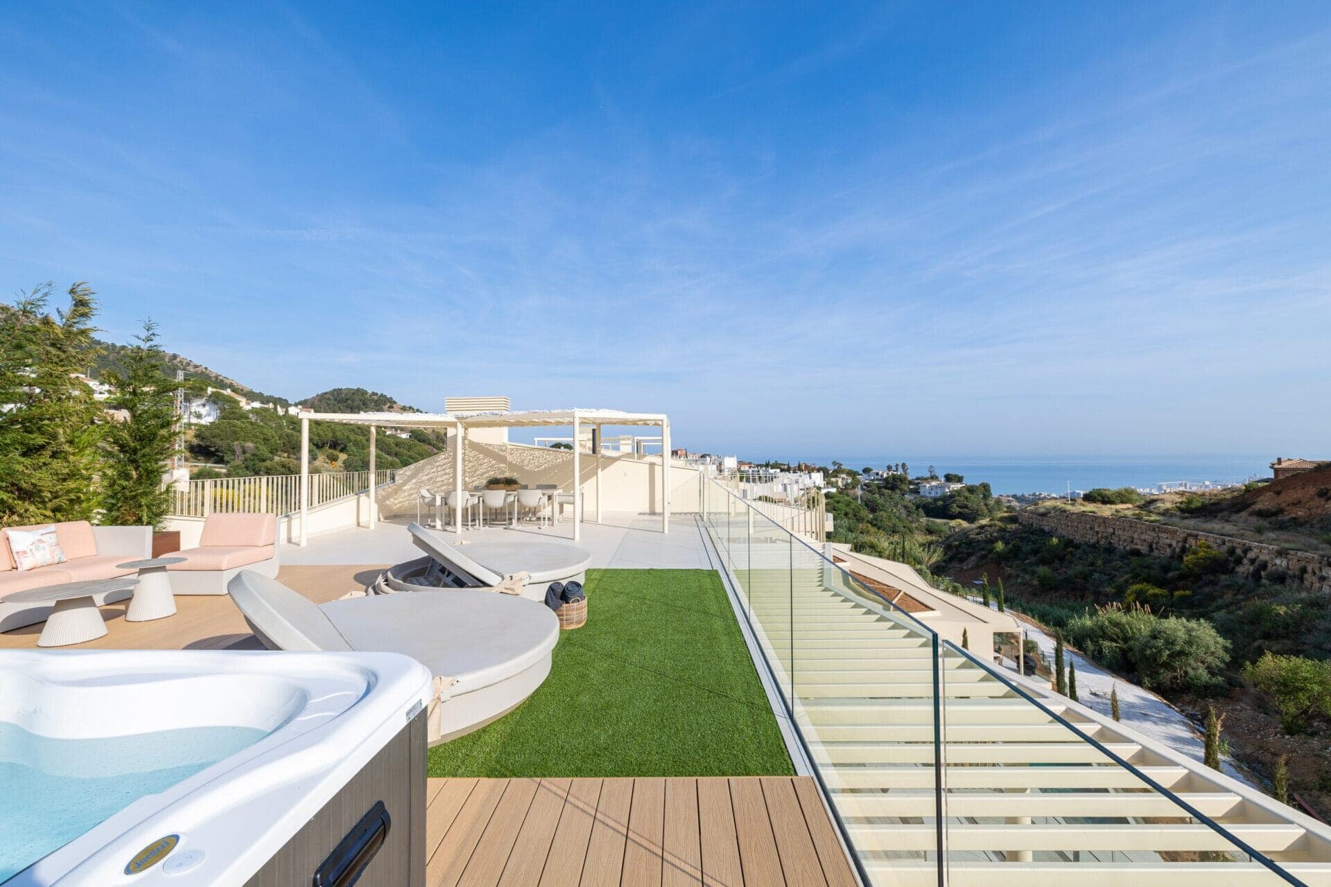 16 + Collection Sky Villa